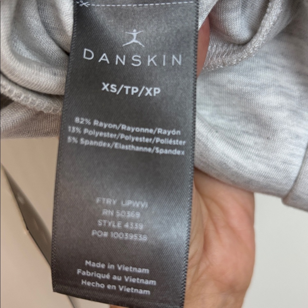 Danskin Gray Top Women’s XS NWT - Picture 5 of 5